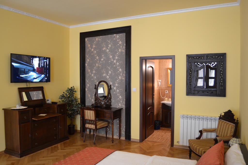 Casa Republicii Hotel Brasov Room photo